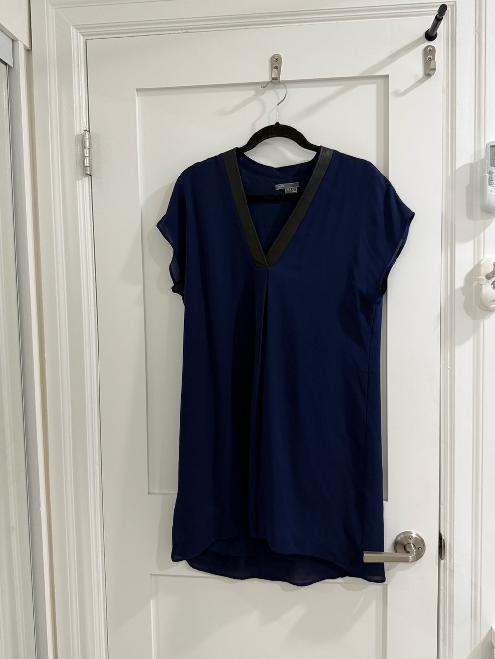 Vince silk tunic / dress (w/ polyester lining) + lambs leather collar (fair)